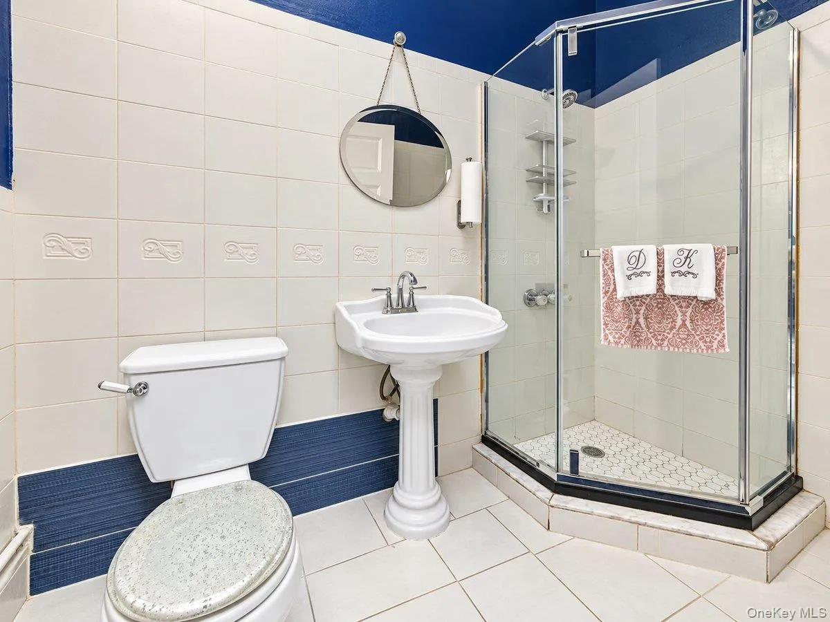 37 Grant Avenue, New York, NY, 2 Bedrooms Bedrooms, 6 Rooms Rooms,1 BathroomBathrooms,Residential,For Rent,Grant,0,1055390 37 Grant Avenue, New York, NY, 2 Bedrooms Bedrooms, 6 Rooms Rooms,1 BathroomBathrooms,Residential,For Rent,Grant,0,1055390