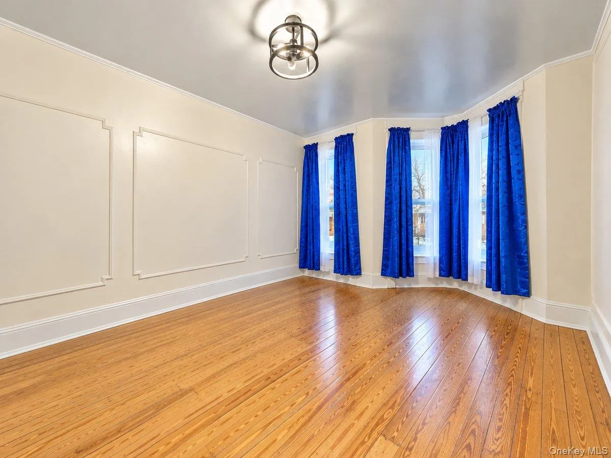 37 Grant Avenue, New York, NY, 2 Bedrooms Bedrooms, 6 Rooms Rooms,1 BathroomBathrooms,Residential,For Rent,Grant,0,1055390 37 Grant Avenue, New York, NY, 2 Bedrooms Bedrooms, 6 Rooms Rooms,1 BathroomBathrooms,Residential,For Rent,Grant,0,1055390