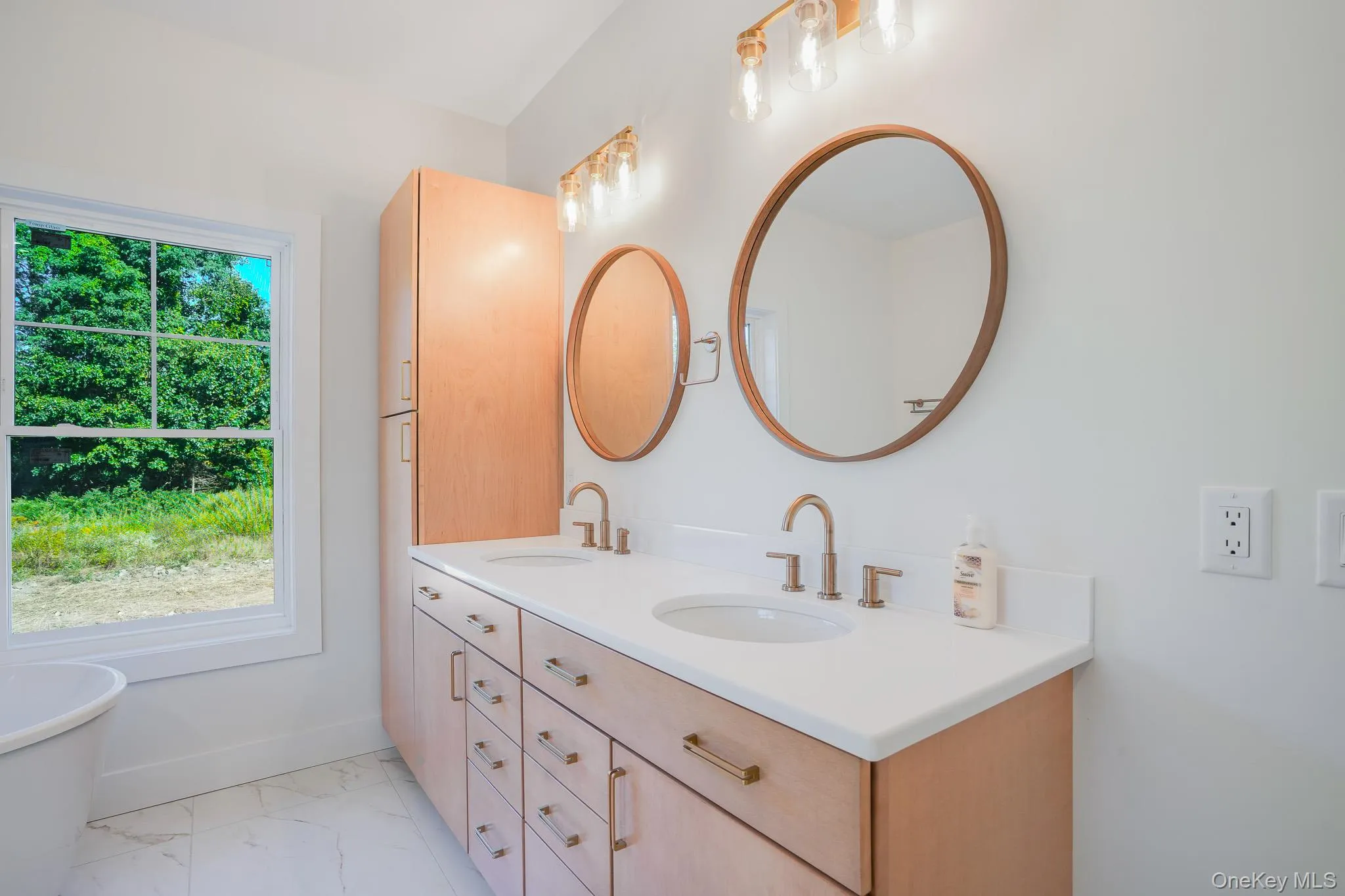 153 Quaker Lane, Hyde Park, NY, 3 Bedrooms Bedrooms, 10 Rooms Rooms,2 BathroomsBathrooms,Residential,For Rent,Quaker,0,1055392 153 Quaker Lane, Hyde Park, NY, 3 Bedrooms Bedrooms, 10 Rooms Rooms,2 BathroomsBathrooms,Residential,For Rent,Quaker,0,1055392