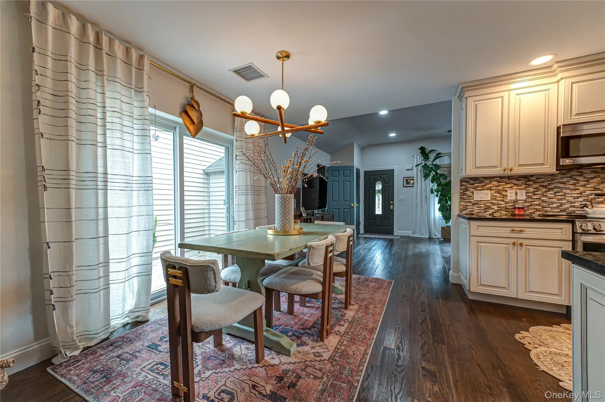 10 Laurel Road, Smithtown, NY, 3 Bedrooms Bedrooms, 6 Rooms Rooms,3 BathroomsBathrooms,Residential,For Rent,Laurel,0,1055398 10 Laurel Road, Smithtown, NY, 3 Bedrooms Bedrooms, 6 Rooms Rooms,3 BathroomsBathrooms,Residential,For Rent,Laurel,0,1055398