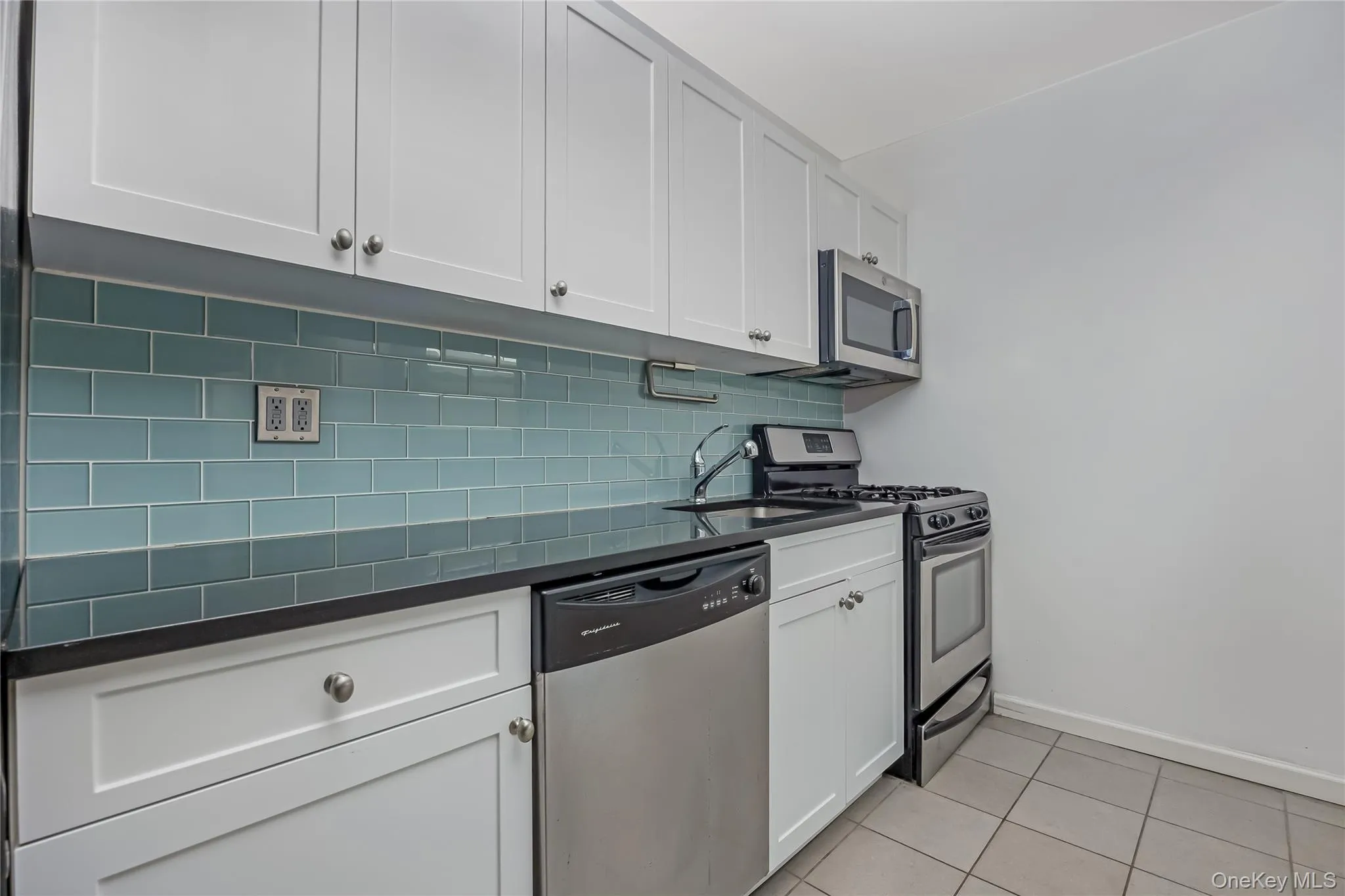 251 Broadway, Long Beach, NY, 1 Bedroom Bedrooms, 3 Rooms Rooms,1 BathroomBathrooms,Residential Lease,For Rent,Broadway,0,1055405 251 Broadway, Long Beach, NY, 1 Bedroom Bedrooms, 3 Rooms Rooms,1 BathroomBathrooms,Residential Lease,For Rent,Broadway,0,1055405