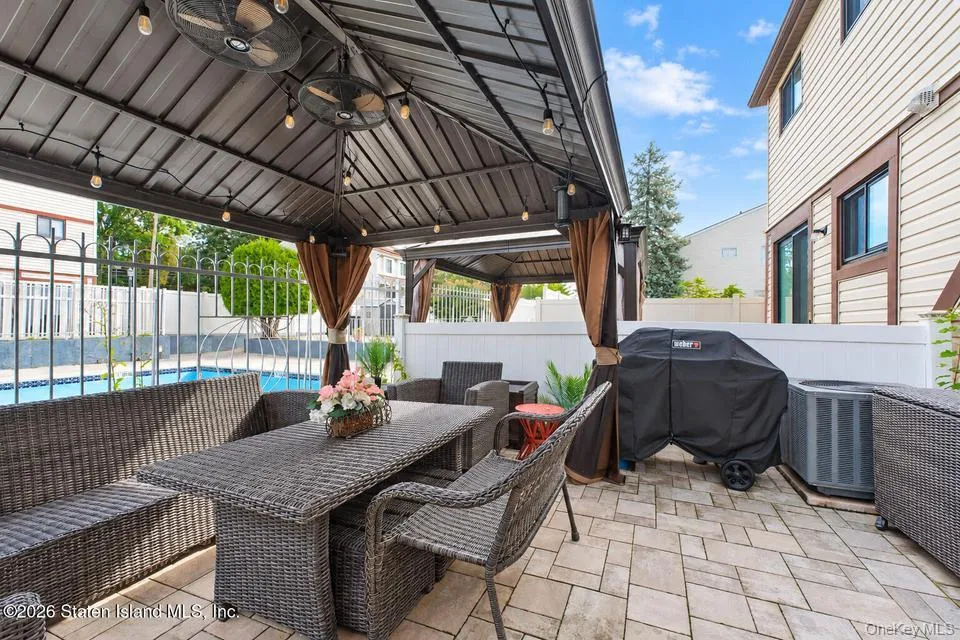 23 Dreyer Ave, New York, NY, 3 Bedrooms Bedrooms, 9 Rooms Rooms,2 BathroomsBathrooms,Residential,For Rent,Dreyer Ave,0,1055419 23 Dreyer Ave, New York, NY, 3 Bedrooms Bedrooms, 9 Rooms Rooms,2 BathroomsBathrooms,Residential,For Rent,Dreyer Ave,0,1055419
