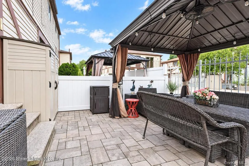 23 Dreyer Ave, New York, NY, 3 Bedrooms Bedrooms, 9 Rooms Rooms,2 BathroomsBathrooms,Residential,For Rent,Dreyer Ave,0,1055419 23 Dreyer Ave, New York, NY, 3 Bedrooms Bedrooms, 9 Rooms Rooms,2 BathroomsBathrooms,Residential,For Rent,Dreyer Ave,0,1055419