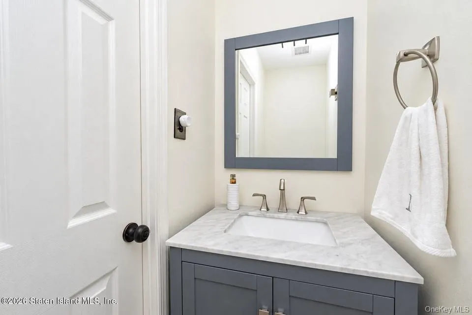 23 Dreyer Ave, New York, NY, 3 Bedrooms Bedrooms, 9 Rooms Rooms,2 BathroomsBathrooms,Residential,For Rent,Dreyer Ave,0,1055419 23 Dreyer Ave, New York, NY, 3 Bedrooms Bedrooms, 9 Rooms Rooms,2 BathroomsBathrooms,Residential,For Rent,Dreyer Ave,0,1055419