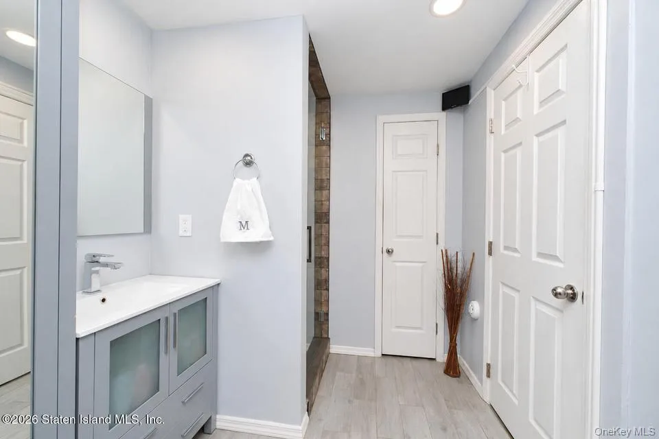23 Dreyer Ave, New York, NY, 3 Bedrooms Bedrooms, 9 Rooms Rooms,2 BathroomsBathrooms,Residential,For Rent,Dreyer Ave,0,1055419 23 Dreyer Ave, New York, NY, 3 Bedrooms Bedrooms, 9 Rooms Rooms,2 BathroomsBathrooms,Residential,For Rent,Dreyer Ave,0,1055419