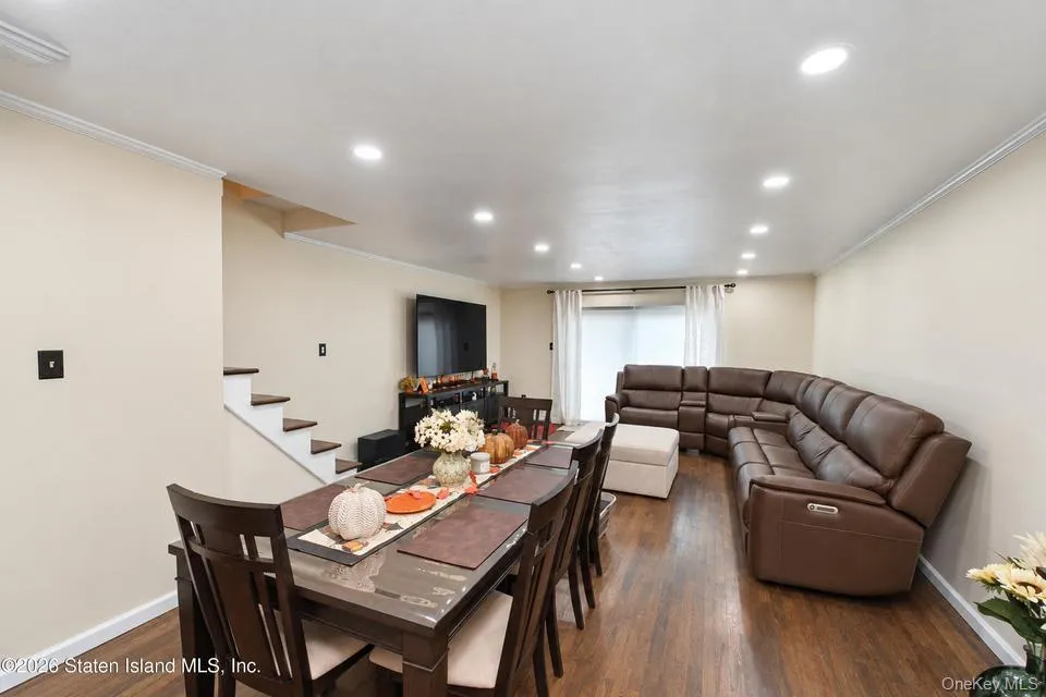 23 Dreyer Ave, New York, NY, 3 Bedrooms Bedrooms, 9 Rooms Rooms,2 BathroomsBathrooms,Residential,For Rent,Dreyer Ave,0,1055419 23 Dreyer Ave, New York, NY, 3 Bedrooms Bedrooms, 9 Rooms Rooms,2 BathroomsBathrooms,Residential,For Rent,Dreyer Ave,0,1055419