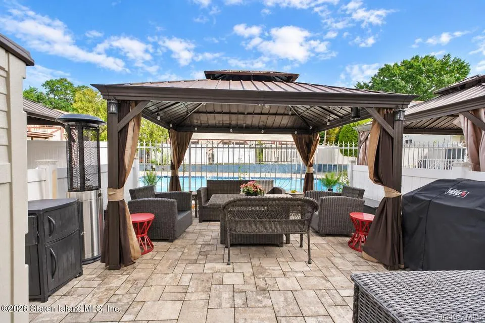 23 Dreyer Ave, New York, NY, 3 Bedrooms Bedrooms, 9 Rooms Rooms,2 BathroomsBathrooms,Residential,For Rent,Dreyer Ave,0,1055419 23 Dreyer Ave, New York, NY, 3 Bedrooms Bedrooms, 9 Rooms Rooms,2 BathroomsBathrooms,Residential,For Rent,Dreyer Ave,0,1055419