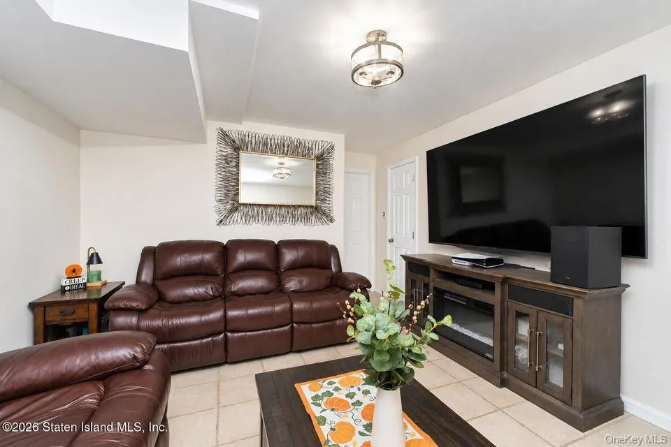 23 Dreyer Ave, New York, NY, 3 Bedrooms Bedrooms, 9 Rooms Rooms,2 BathroomsBathrooms,Residential,For Rent,Dreyer Ave,0,1055419 23 Dreyer Ave, New York, NY, 3 Bedrooms Bedrooms, 9 Rooms Rooms,2 BathroomsBathrooms,Residential,For Rent,Dreyer Ave,0,1055419