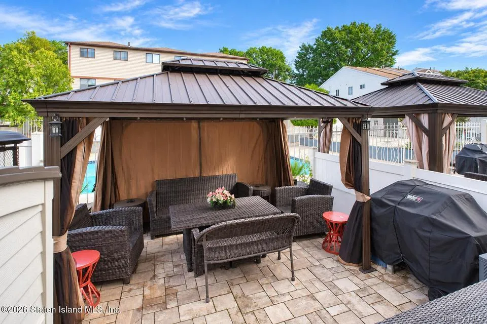 23 Dreyer Ave, New York, NY, 3 Bedrooms Bedrooms, 9 Rooms Rooms,2 BathroomsBathrooms,Residential,For Rent,Dreyer Ave,0,1055419 23 Dreyer Ave, New York, NY, 3 Bedrooms Bedrooms, 9 Rooms Rooms,2 BathroomsBathrooms,Residential,For Rent,Dreyer Ave,0,1055419