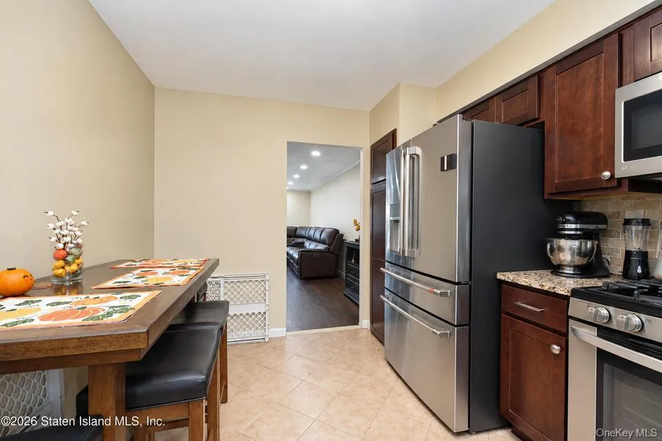 23 Dreyer Ave, New York, NY, 3 Bedrooms Bedrooms, 9 Rooms Rooms,2 BathroomsBathrooms,Residential,For Rent,Dreyer Ave,0,1055419 23 Dreyer Ave, New York, NY, 3 Bedrooms Bedrooms, 9 Rooms Rooms,2 BathroomsBathrooms,Residential,For Rent,Dreyer Ave,0,1055419