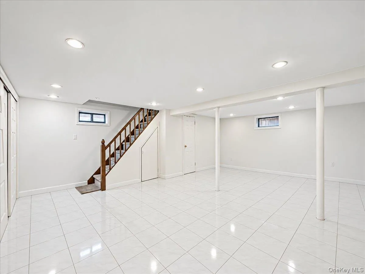 75-79 181st Street, New York, NY, 3 Bedrooms Bedrooms, 7 Rooms Rooms,2 BathroomsBathrooms,Residential,For Rent,181st,0,1055421 75-79 181st Street, New York, NY, 3 Bedrooms Bedrooms, 7 Rooms Rooms,2 BathroomsBathrooms,Residential,For Rent,181st,0,1055421