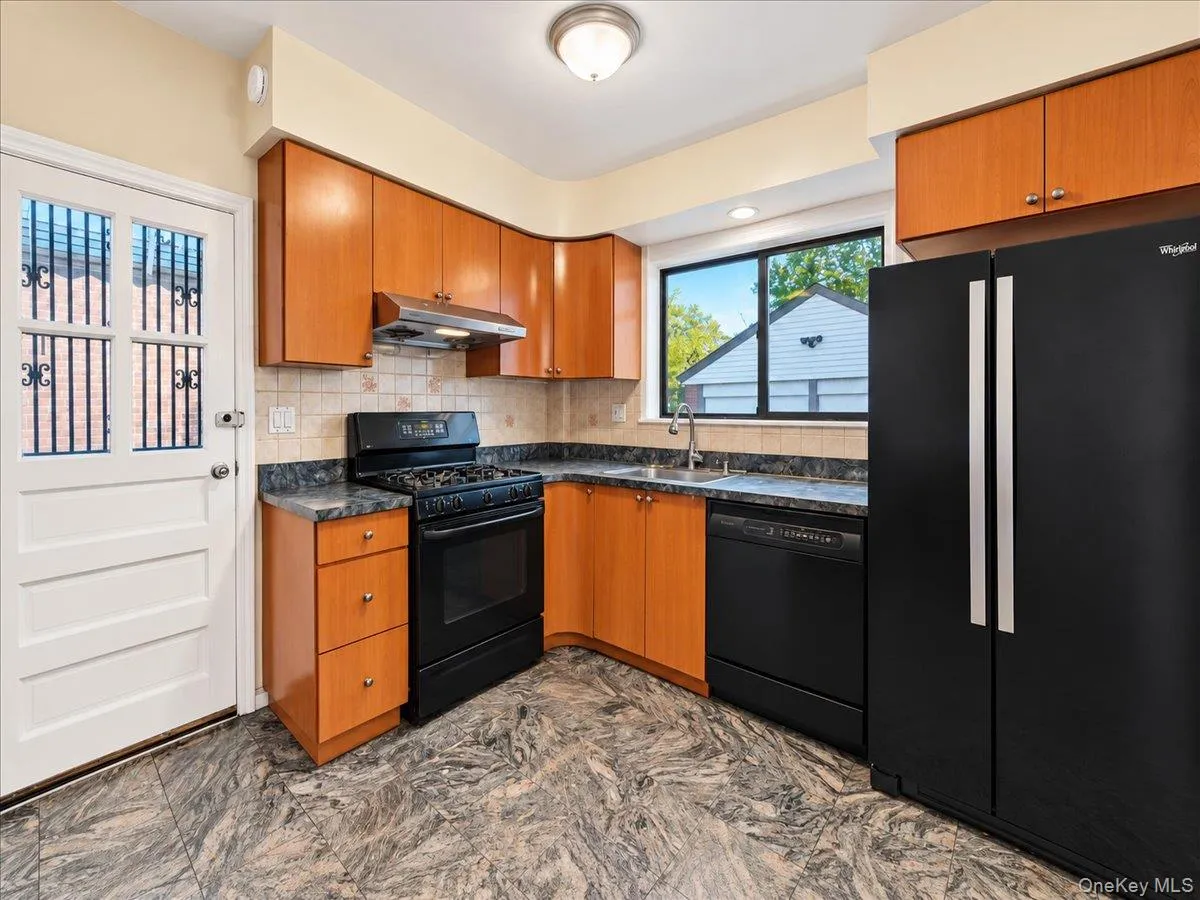 75-79 181st Street, New York, NY, 3 Bedrooms Bedrooms, 7 Rooms Rooms,2 BathroomsBathrooms,Residential,For Rent,181st,0,1055421 75-79 181st Street, New York, NY, 3 Bedrooms Bedrooms, 7 Rooms Rooms,2 BathroomsBathrooms,Residential,For Rent,181st,0,1055421