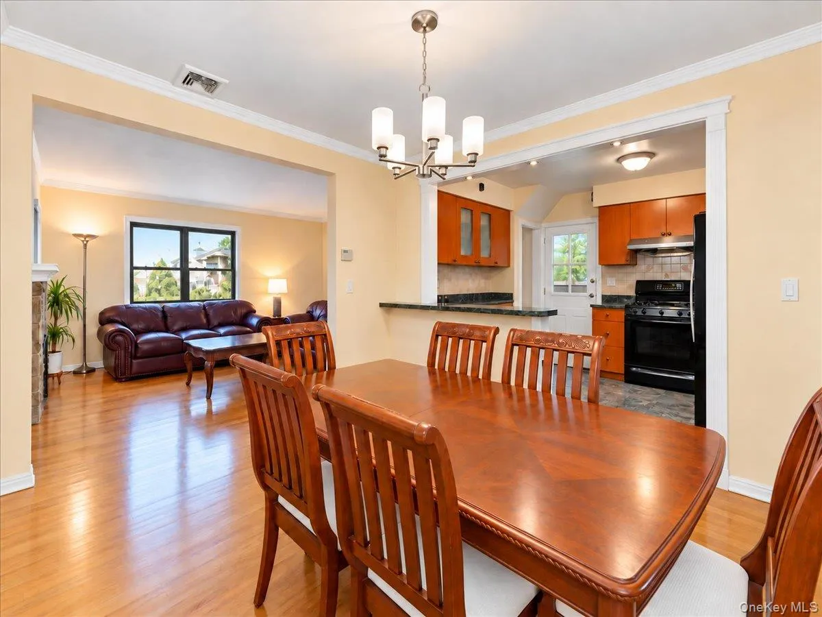 75-79 181st Street, New York, NY, 3 Bedrooms Bedrooms, 7 Rooms Rooms,2 BathroomsBathrooms,Residential,For Rent,181st,0,1055421 75-79 181st Street, New York, NY, 3 Bedrooms Bedrooms, 7 Rooms Rooms,2 BathroomsBathrooms,Residential,For Rent,181st,0,1055421
