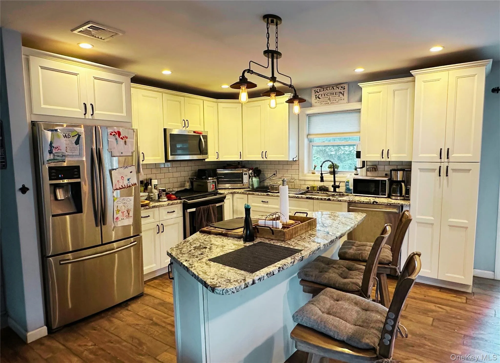 44 Floradora Drive, Brookhaven, NY, 3 Bedrooms Bedrooms, 5 Rooms Rooms,2 BathroomsBathrooms,Residential,For Rent,Floradora,0,1055428 44 Floradora Drive, Brookhaven, NY, 3 Bedrooms Bedrooms, 5 Rooms Rooms,2 BathroomsBathrooms,Residential,For Rent,Floradora,0,1055428