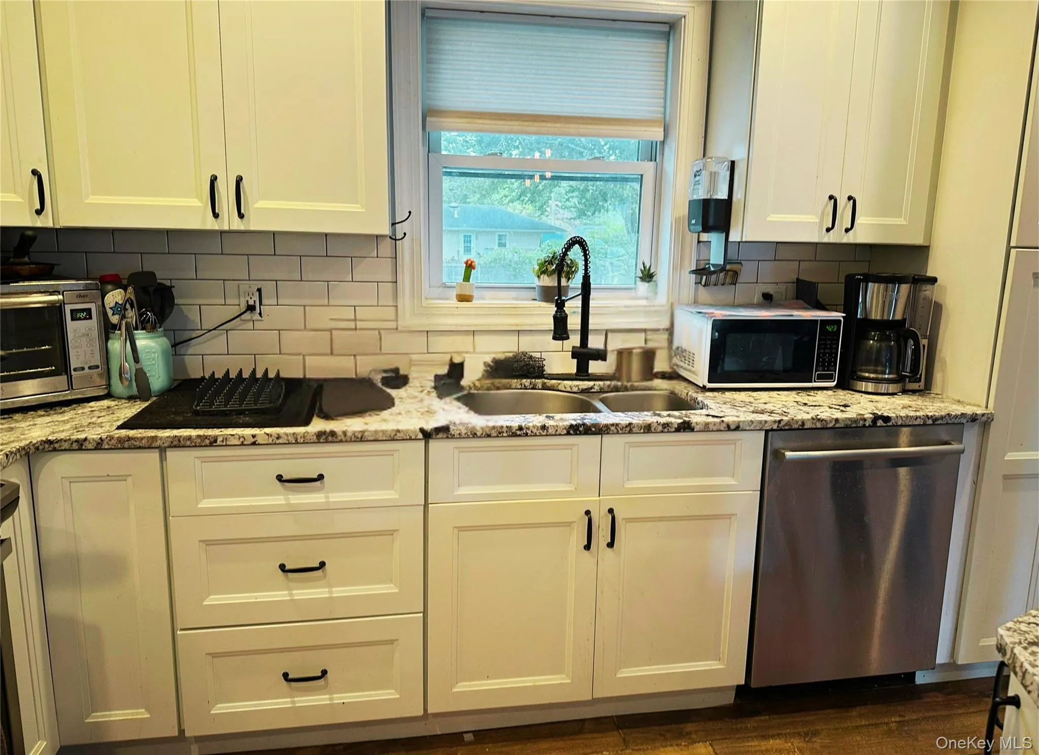 44 Floradora Drive, Brookhaven, NY, 3 Bedrooms Bedrooms, 5 Rooms Rooms,2 BathroomsBathrooms,Residential,For Rent,Floradora,0,1055428 44 Floradora Drive, Brookhaven, NY, 3 Bedrooms Bedrooms, 5 Rooms Rooms,2 BathroomsBathrooms,Residential,For Rent,Floradora,0,1055428