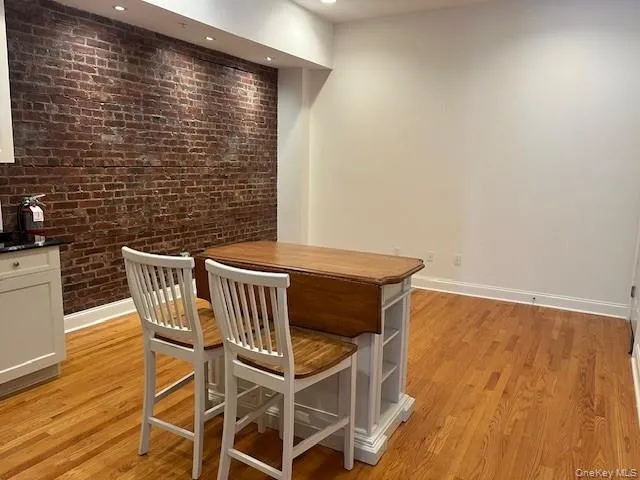 276 Main Street, Huntington, NY, 1 Bedroom Bedrooms, 4 Rooms Rooms,1 BathroomBathrooms,Residential Lease,For Rent,Main,0,1055433 276 Main Street, Huntington, NY, 1 Bedroom Bedrooms, 4 Rooms Rooms,1 BathroomBathrooms,Residential Lease,For Rent,Main,0,1055433