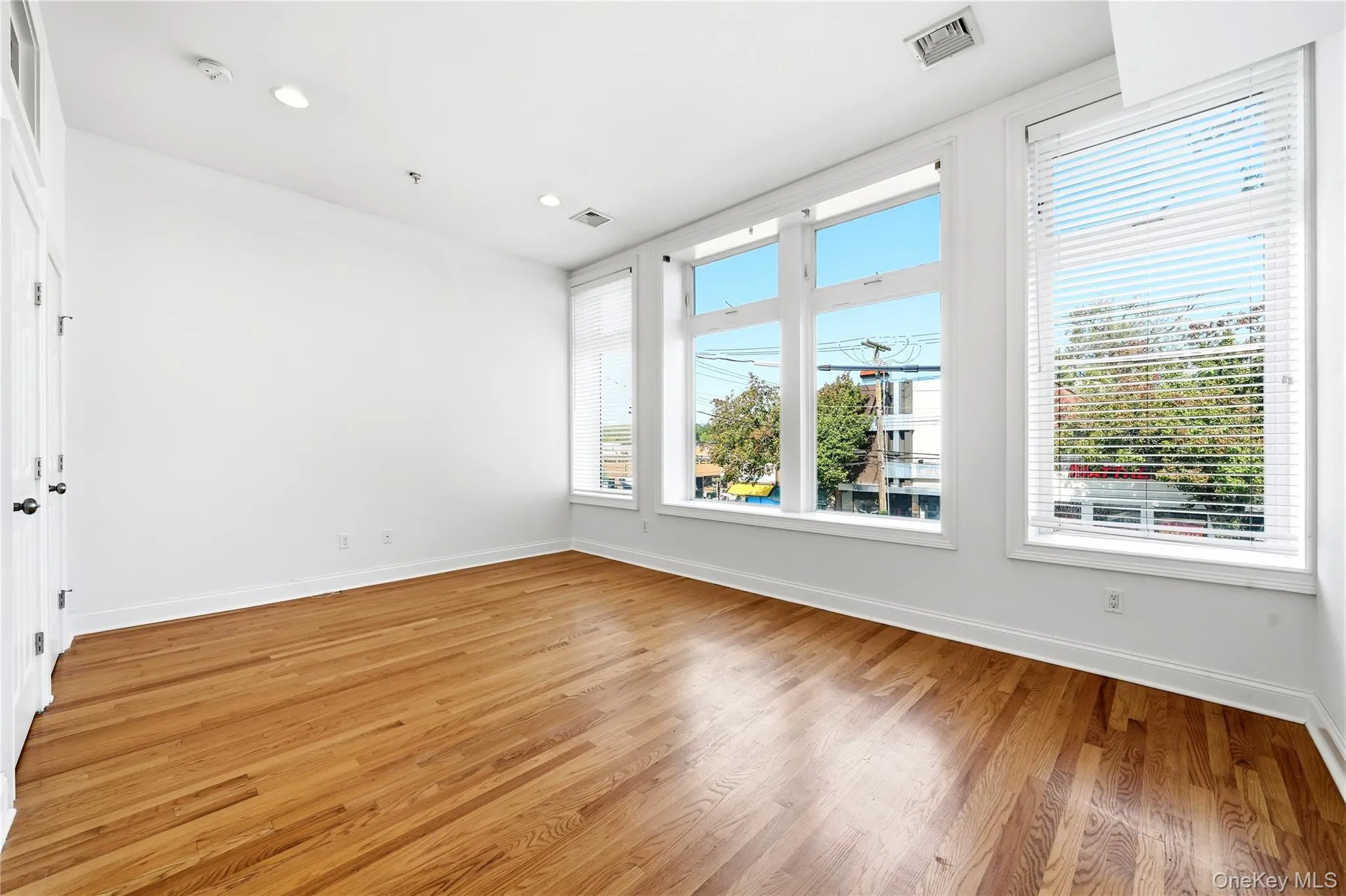 276 Main Street, Huntington, NY, 1 Bedroom Bedrooms, 4 Room Rooms,1 BathroomBathrooms,Residential Lease,For Rent,Main,0,1055433 276 Main Street, Huntington, NY, 1 Bedroom Bedrooms, 4 Room Rooms,1 BathroomBathrooms,Residential Lease,For Rent,Main,0,1055433