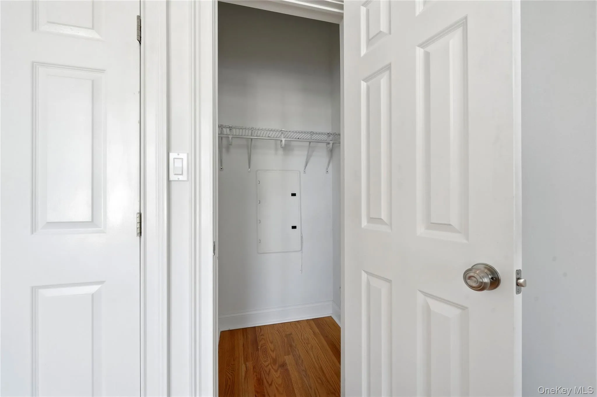 276 Main Street, Huntington, NY, 1 Bedroom Bedrooms, 4 Room Rooms,1 BathroomBathrooms,Residential Lease,For Rent,Main,0,1055433 276 Main Street, Huntington, NY, 1 Bedroom Bedrooms, 4 Room Rooms,1 BathroomBathrooms,Residential Lease,For Rent,Main,0,1055433