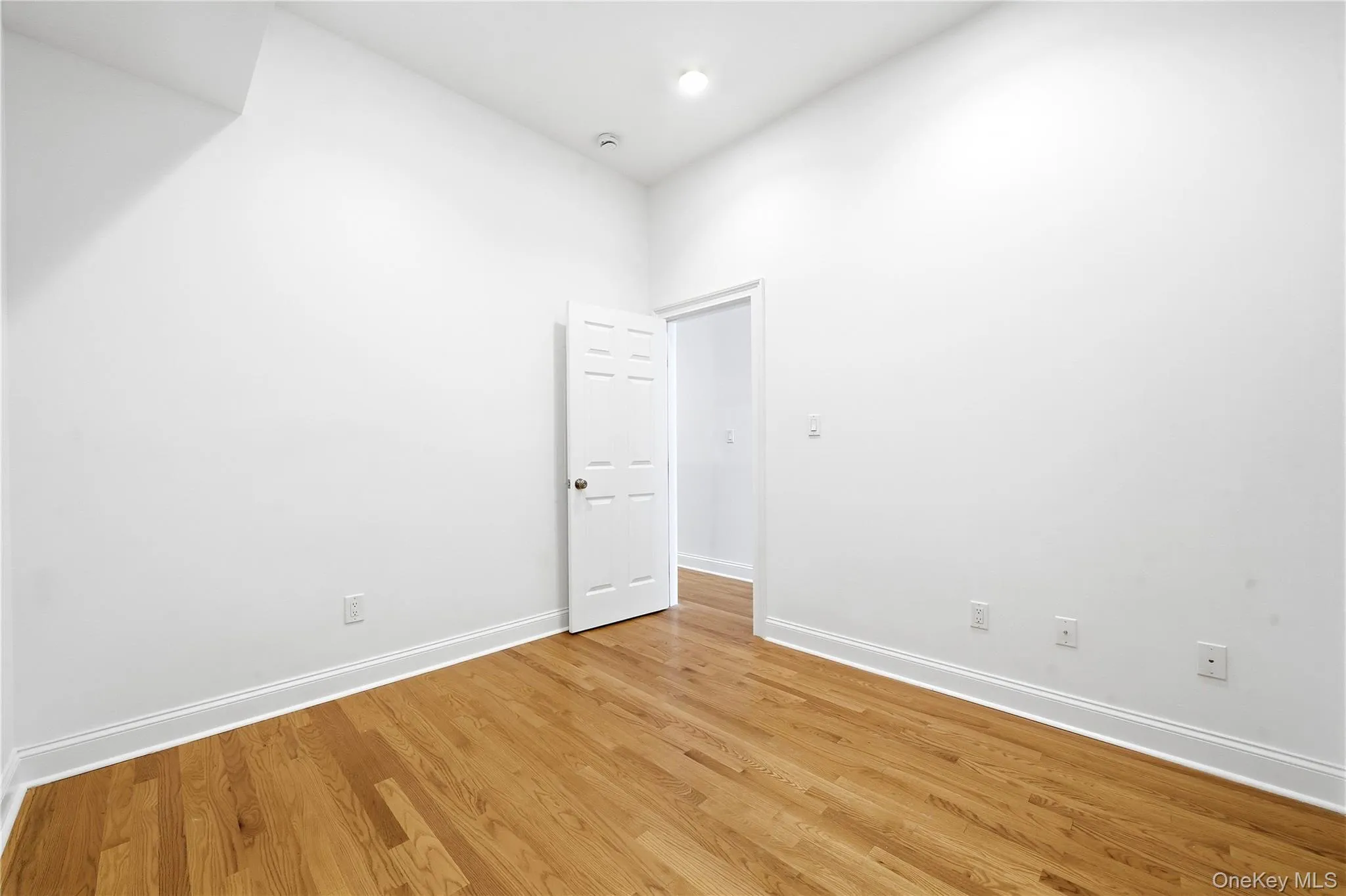 276 Main Street, Huntington, NY, 1 Bedroom Bedrooms, 4 Room Rooms,1 BathroomBathrooms,Residential Lease,For Rent,Main,0,1055433 276 Main Street, Huntington, NY, 1 Bedroom Bedrooms, 4 Room Rooms,1 BathroomBathrooms,Residential Lease,For Rent,Main,0,1055433