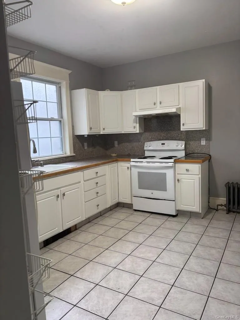64 maple, Montgomery, NY, 2 Bedrooms Bedrooms, 5 Rooms Rooms,1 BathroomBathrooms,Residential Lease,For Rent,maple,0,1055436 64 maple, Montgomery, NY, 2 Bedrooms Bedrooms, 5 Rooms Rooms,1 BathroomBathrooms,Residential Lease,For Rent,maple,0,1055436
