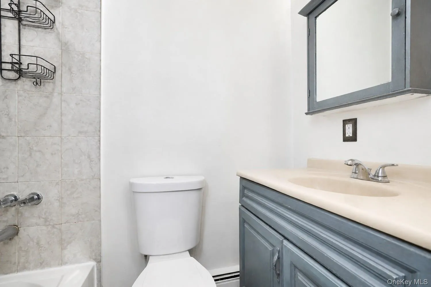 360 Barlow Avenue, New York, NY, 2 Bedrooms Bedrooms, 5 Rooms Rooms,1 BathroomBathrooms,Residential,For Rent,Barlow,0,1055438 360 Barlow Avenue, New York, NY, 2 Bedrooms Bedrooms, 5 Rooms Rooms,1 BathroomBathrooms,Residential,For Rent,Barlow,0,1055438