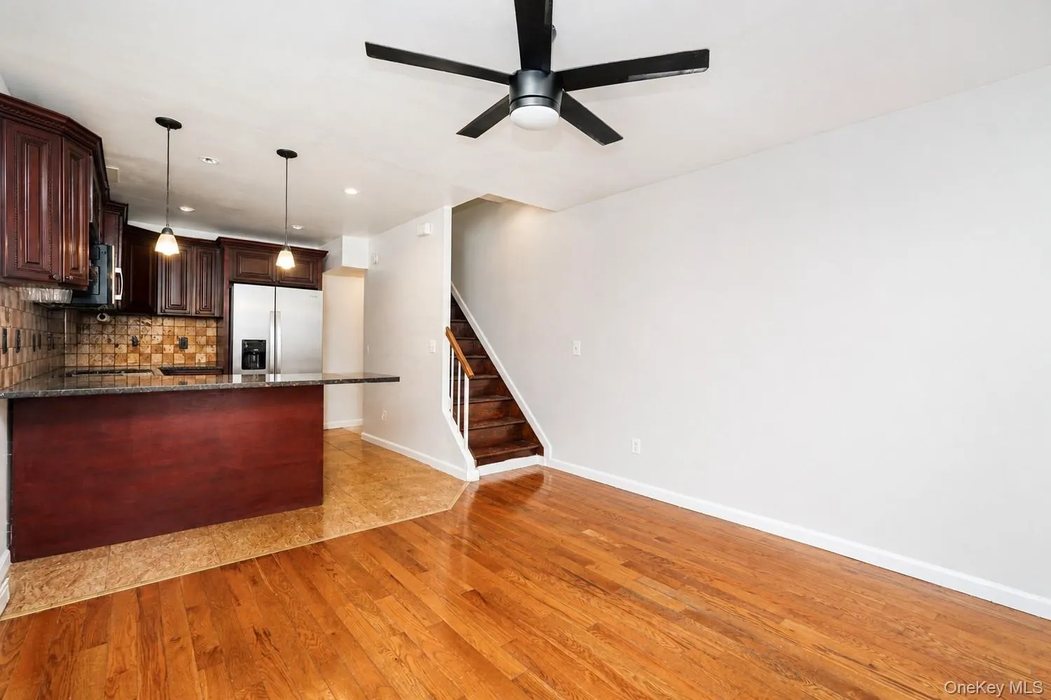 360 Barlow Avenue, New York, NY, 2 Bedrooms Bedrooms, 5 Rooms Rooms,1 BathroomBathrooms,Residential,For Rent,Barlow,0,1055438 360 Barlow Avenue, New York, NY, 2 Bedrooms Bedrooms, 5 Rooms Rooms,1 BathroomBathrooms,Residential,For Rent,Barlow,0,1055438