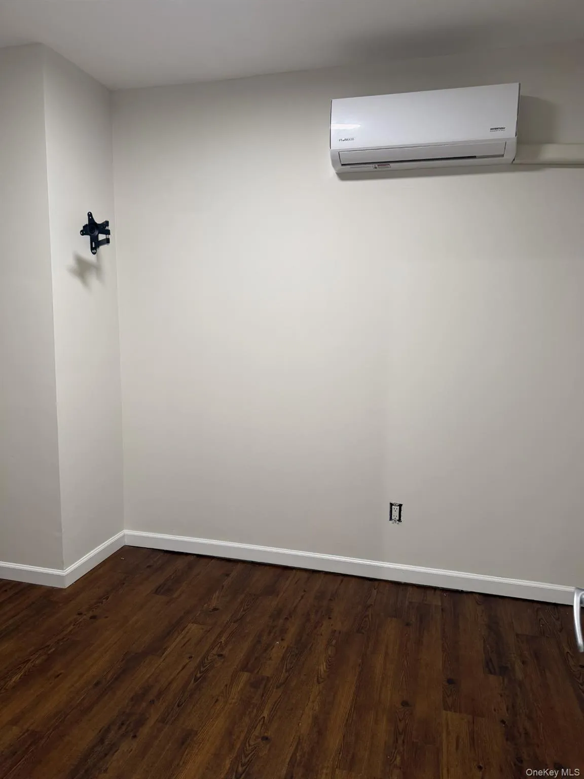 30 Orinoco Drive, Islip, NY, 1 Bedroom Bedrooms, 3 Rooms Rooms,1 BathroomBathrooms,Residential Lease,For Rent,Orinoco,0,1055444 30 Orinoco Drive, Islip, NY, 1 Bedroom Bedrooms, 3 Rooms Rooms,1 BathroomBathrooms,Residential Lease,For Rent,Orinoco,0,1055444