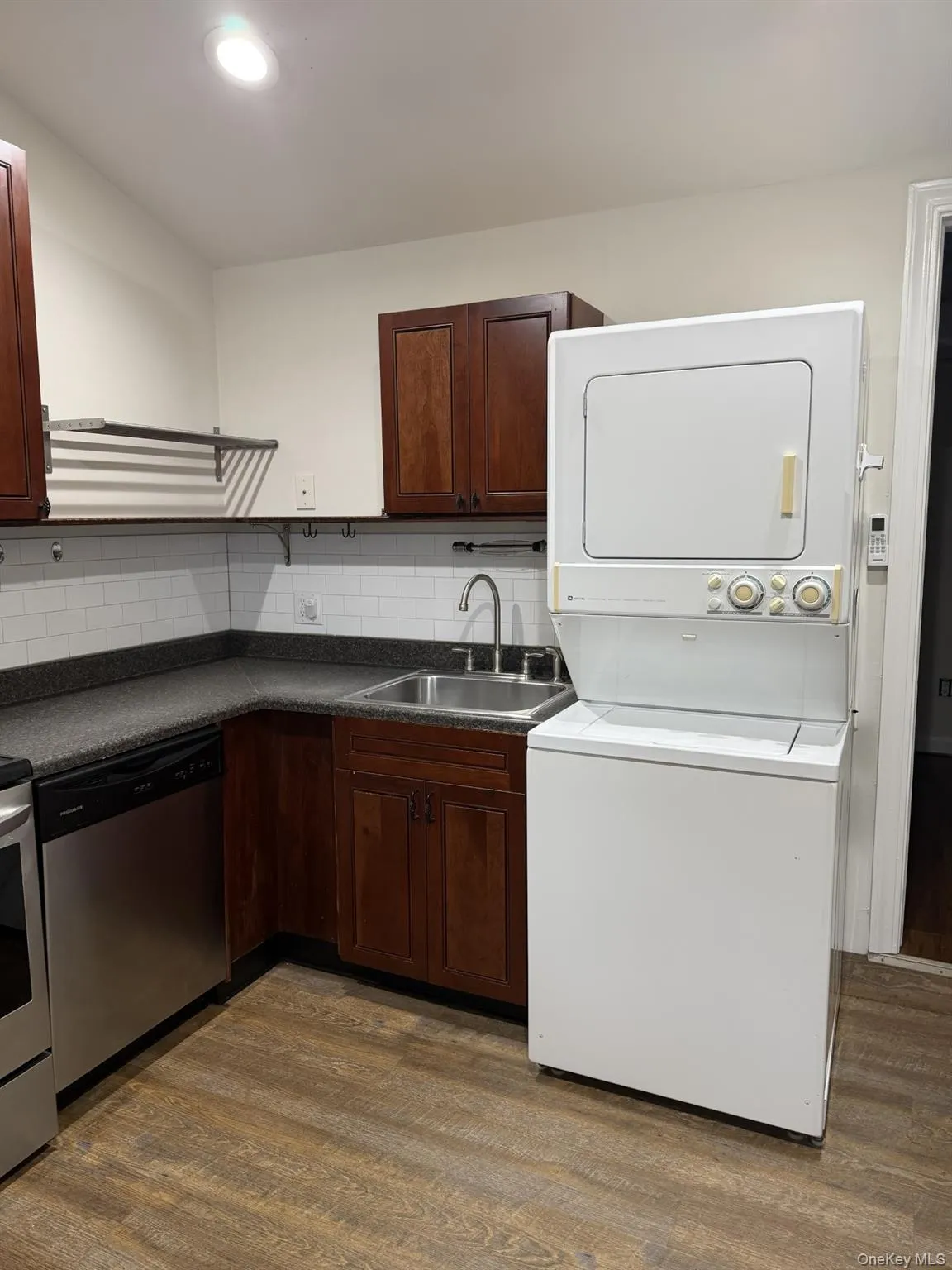 30 Orinoco Drive, Islip, NY, 1 Bedroom Bedrooms, 3 Rooms Rooms,1 BathroomBathrooms,Residential Lease,For Rent,Orinoco,0,1055444 30 Orinoco Drive, Islip, NY, 1 Bedroom Bedrooms, 3 Rooms Rooms,1 BathroomBathrooms,Residential Lease,For Rent,Orinoco,0,1055444