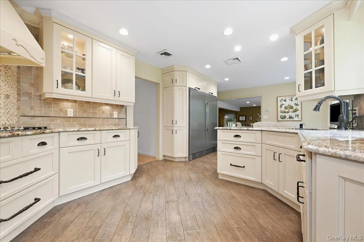 8 Philson Court, Smithtown, NY, 5 Bedrooms Bedrooms, 8 Rooms Rooms,2 BathroomsBathrooms,Residential,For Rent,Philson,0,1055450 8 Philson Court, Smithtown, NY, 5 Bedrooms Bedrooms, 8 Rooms Rooms,2 BathroomsBathrooms,Residential,For Rent,Philson,0,1055450