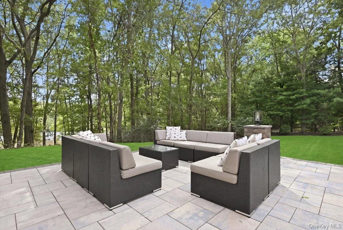 8 Philson Court, Smithtown, NY, 5 Bedrooms Bedrooms, 8 Rooms Rooms,2 BathroomsBathrooms,Residential,For Rent,Philson,0,1055450 8 Philson Court, Smithtown, NY, 5 Bedrooms Bedrooms, 8 Rooms Rooms,2 BathroomsBathrooms,Residential,For Rent,Philson,0,1055450