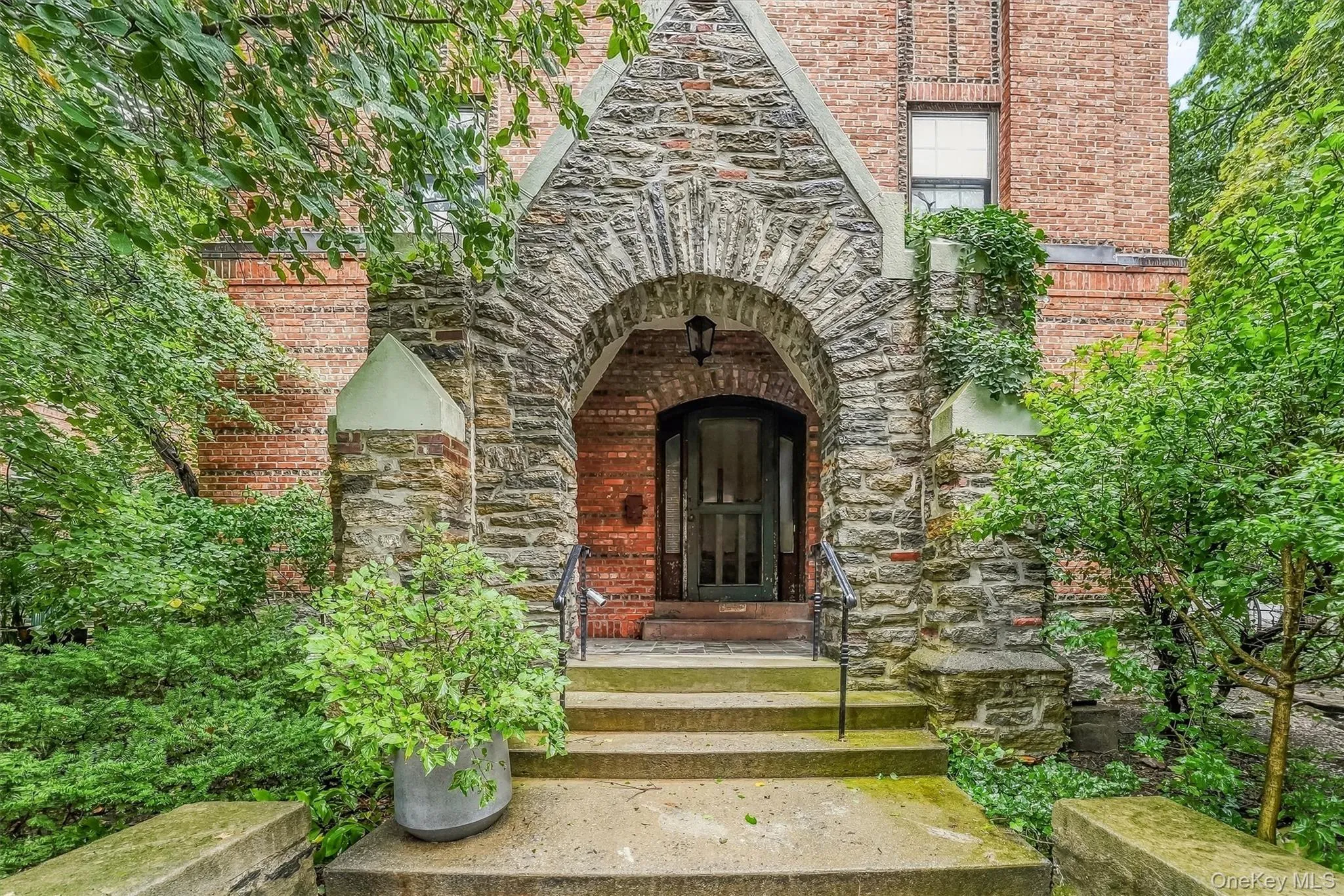 828 Bronx River Road, Yonkers, NY, 3 Bedrooms Bedrooms, 8 Rooms Rooms,2 BathroomsBathrooms,Residential,For Rent,Bronx River,0,1055452 828 Bronx River Road, Yonkers, NY, 3 Bedrooms Bedrooms, 8 Rooms Rooms,2 BathroomsBathrooms,Residential,For Rent,Bronx River,0,1055452