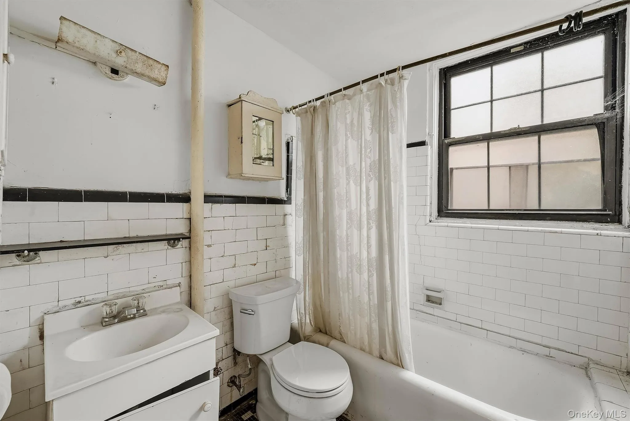 828 Bronx River Road, Yonkers, NY, 3 Bedrooms Bedrooms, 8 Rooms Rooms,2 BathroomsBathrooms,Residential,For Rent,Bronx River,0,1055452 828 Bronx River Road, Yonkers, NY, 3 Bedrooms Bedrooms, 8 Rooms Rooms,2 BathroomsBathrooms,Residential,For Rent,Bronx River,0,1055452