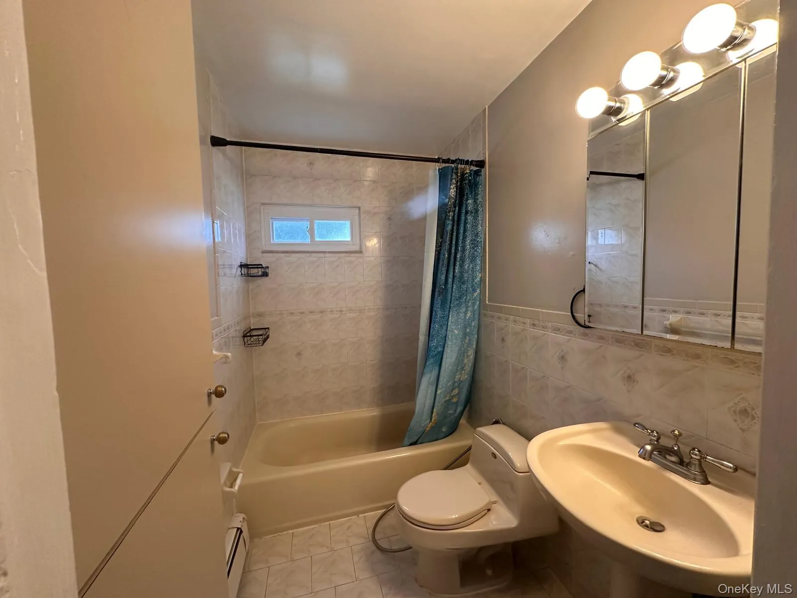 2 Rope Lane, Hempstead, NY, 4 Bedroom Bedrooms, 7 Room Rooms,1 BathroomBathrooms,Residential Lease,For Rent,Rope,0,1055459 2 Rope Lane, Hempstead, NY, 4 Bedroom Bedrooms, 7 Room Rooms,1 BathroomBathrooms,Residential Lease,For Rent,Rope,0,1055459