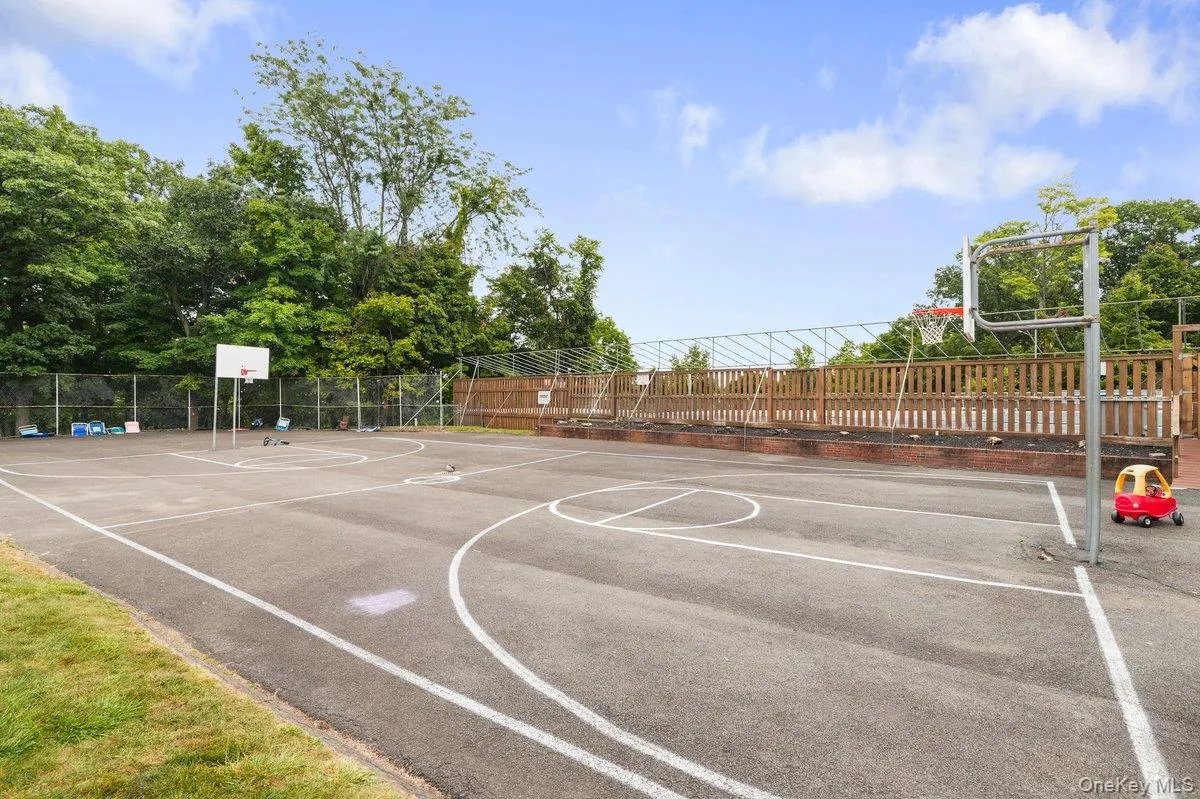 88 Sierra Vista Lane, Clarkstown, NY, 1 Bedroom Bedrooms, 4 Rooms Rooms,1 BathroomBathrooms,Residential,For Rent,Sierra Vista,0,1055465 88 Sierra Vista Lane, Clarkstown, NY, 1 Bedroom Bedrooms, 4 Rooms Rooms,1 BathroomBathrooms,Residential,For Rent,Sierra Vista,0,1055465