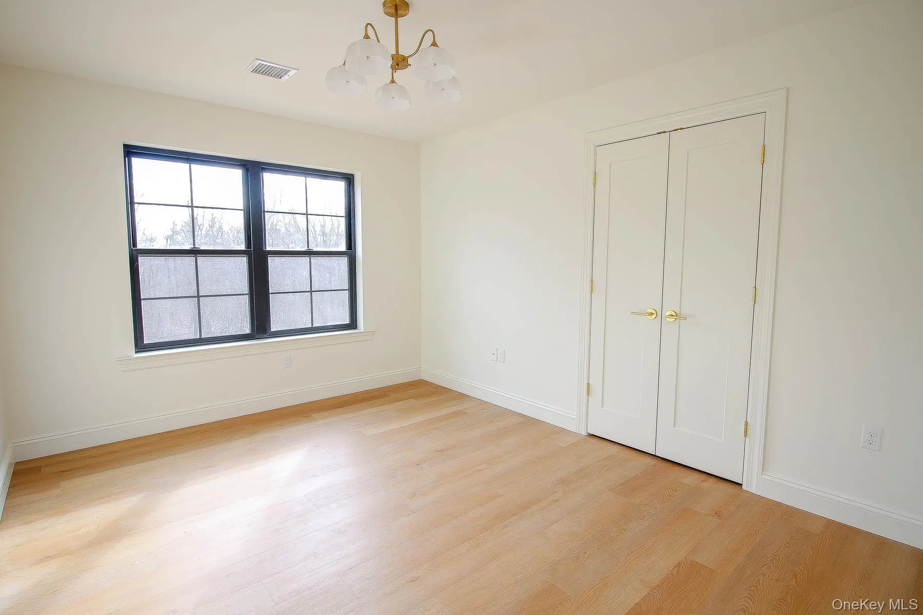 8 James Place, Deerpark, NY, 4 Bedrooms Bedrooms, 8 Rooms Rooms,2 BathroomsBathrooms,Residential,For Rent,James,0,1055466 8 James Place, Deerpark, NY, 4 Bedrooms Bedrooms, 8 Rooms Rooms,2 BathroomsBathrooms,Residential,For Rent,James,0,1055466