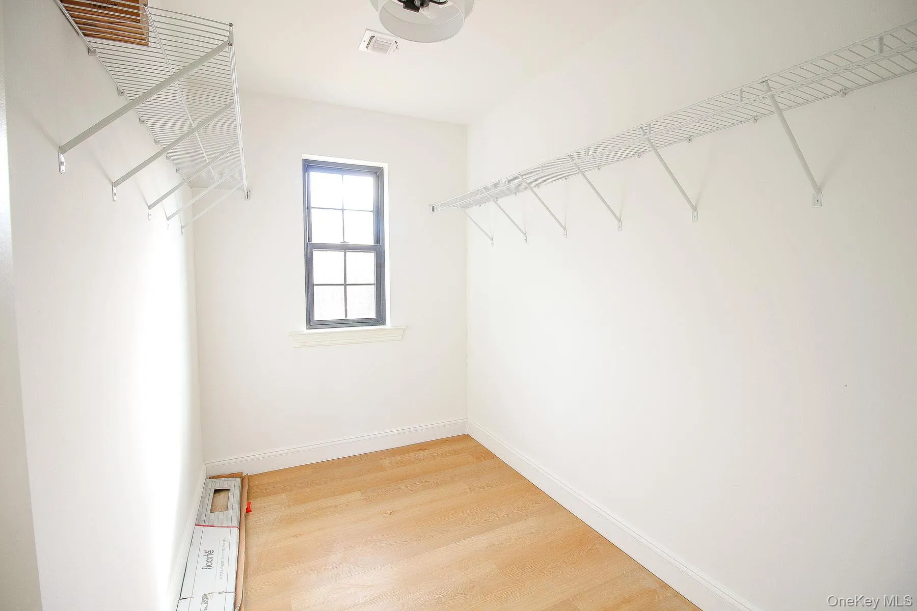 8 James Place, Deerpark, NY, 4 Bedrooms Bedrooms, 8 Rooms Rooms,2 BathroomsBathrooms,Residential,For Rent,James,0,1055466 8 James Place, Deerpark, NY, 4 Bedrooms Bedrooms, 8 Rooms Rooms,2 BathroomsBathrooms,Residential,For Rent,James,0,1055466