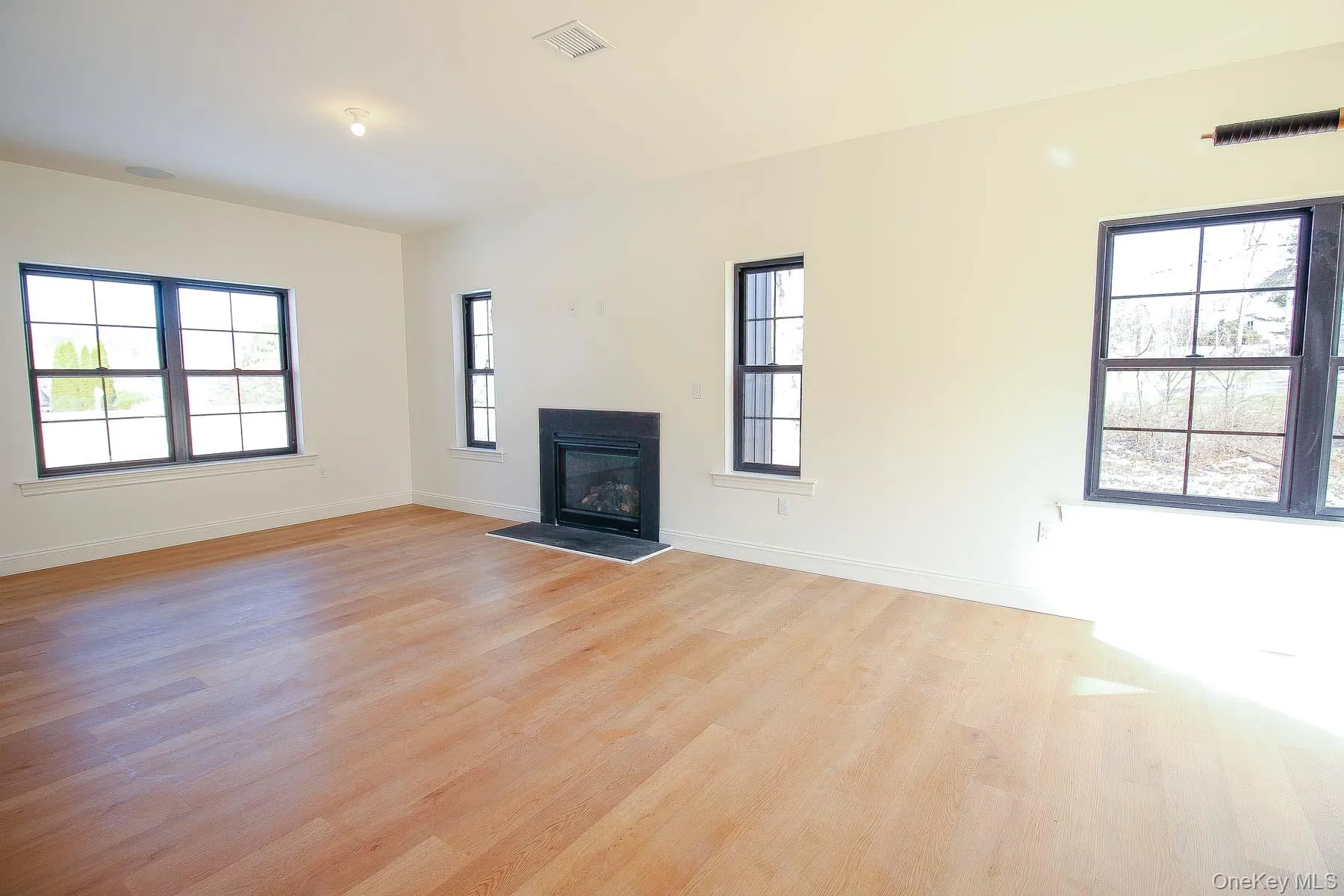8 James Place, Deerpark, NY, 4 Bedrooms Bedrooms, 8 Rooms Rooms,2 BathroomsBathrooms,Residential,For Rent,James,0,1055466 8 James Place, Deerpark, NY, 4 Bedrooms Bedrooms, 8 Rooms Rooms,2 BathroomsBathrooms,Residential,For Rent,James,0,1055466