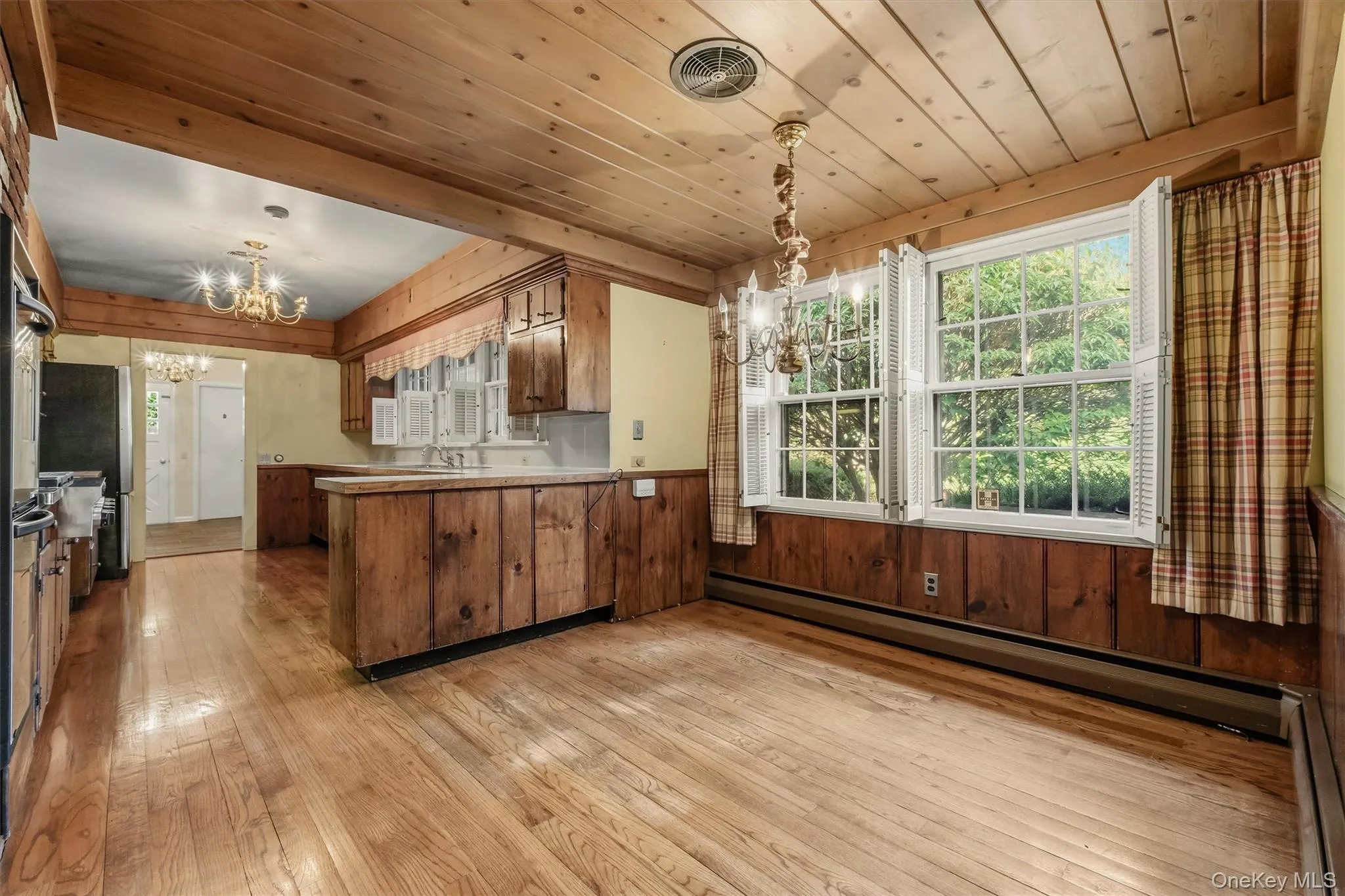 Eat in Kitchen Eat in Kitchen