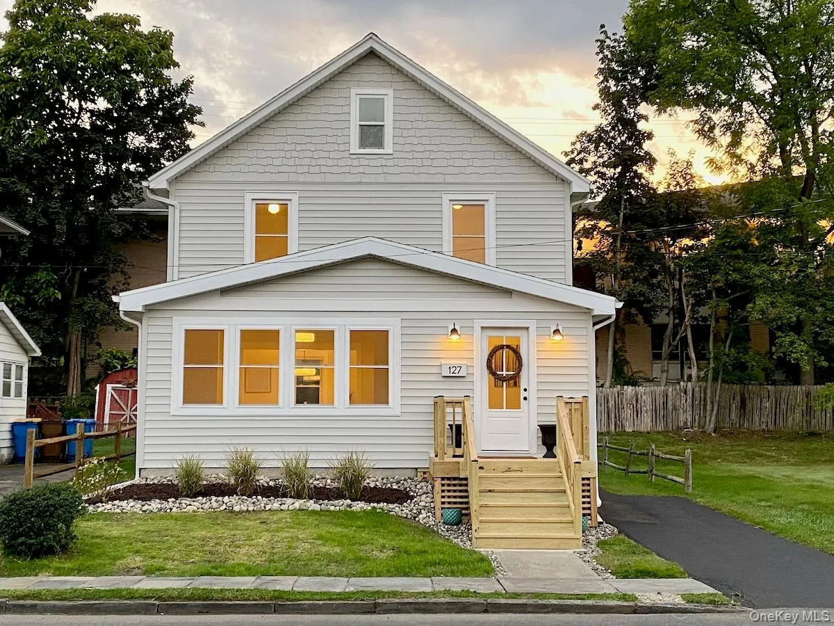 127 Emerson Street, Kingston, NY, 3 Bedroom Bedrooms, 7 Room Rooms,1 BathroomBathrooms,Residential Lease,For Rent,Emerson,0,1055469 127 Emerson Street, Kingston, NY, 3 Bedroom Bedrooms, 7 Room Rooms,1 BathroomBathrooms,Residential Lease,For Rent,Emerson,0,1055469