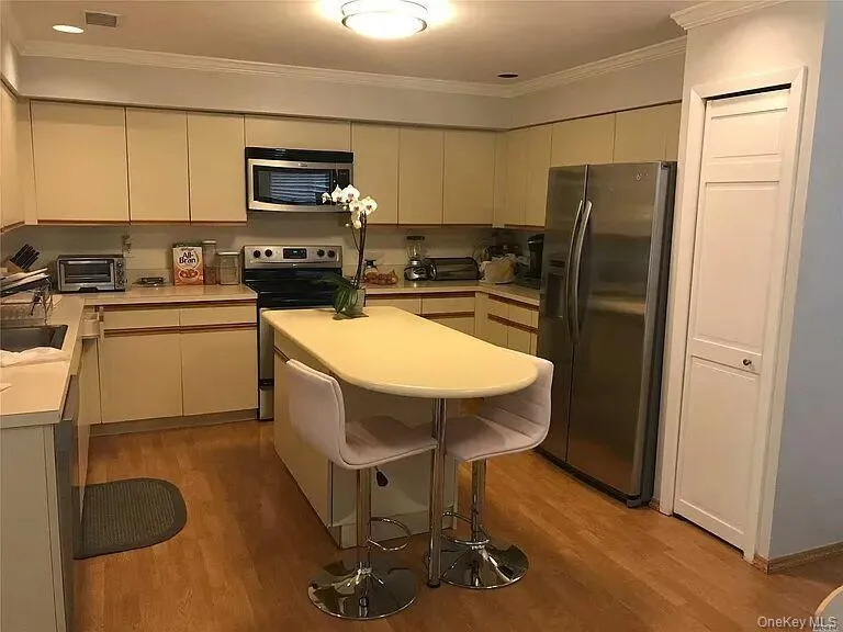 126 Foxwood Drive, Oyster Bay, NY, 3 Bedrooms Bedrooms, 7 Rooms Rooms,2 BathroomsBathrooms,Residential Lease,For Rent,Foxwood,0,1055470 126 Foxwood Drive, Oyster Bay, NY, 3 Bedrooms Bedrooms, 7 Rooms Rooms,2 BathroomsBathrooms,Residential Lease,For Rent,Foxwood,0,1055470