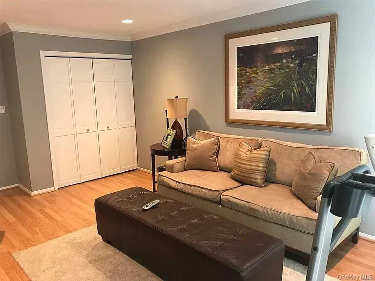 126 Foxwood Drive, Oyster Bay, NY, 3 Bedrooms Bedrooms, 7 Rooms Rooms,2 BathroomsBathrooms,Residential Lease,For Rent,Foxwood,0,1055470 126 Foxwood Drive, Oyster Bay, NY, 3 Bedrooms Bedrooms, 7 Rooms Rooms,2 BathroomsBathrooms,Residential Lease,For Rent,Foxwood,0,1055470