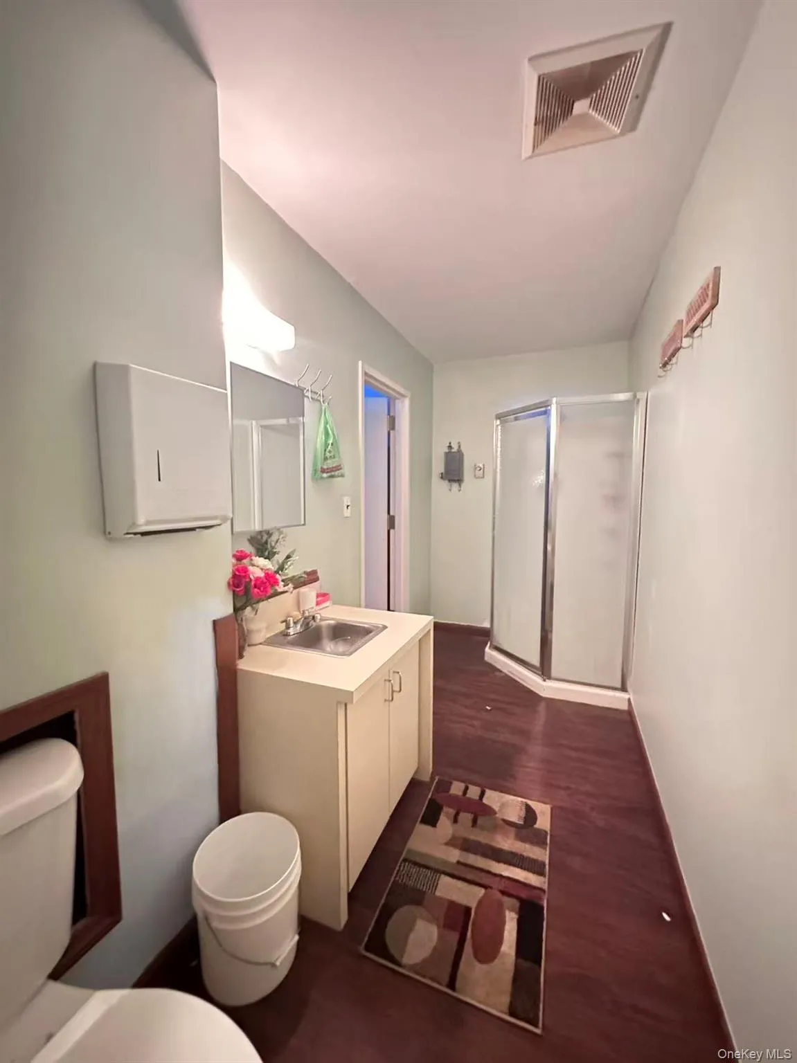 72C Franklin Avenue, Hempstead, NY, ,Commercial Lease,For Rent,Franklin,0,1055471 72C Franklin Avenue, Hempstead, NY, ,Commercial Lease,For Rent,Franklin,0,1055471