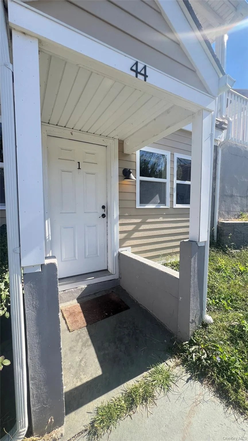44 Main Street, Beacon, NY, 1 Bedroom Bedrooms, 3 Room Rooms,1 BathroomBathrooms,Residential Lease,For Rent,Main,0,1055479 44 Main Street, Beacon, NY, 1 Bedroom Bedrooms, 3 Room Rooms,1 BathroomBathrooms,Residential Lease,For Rent,Main,0,1055479