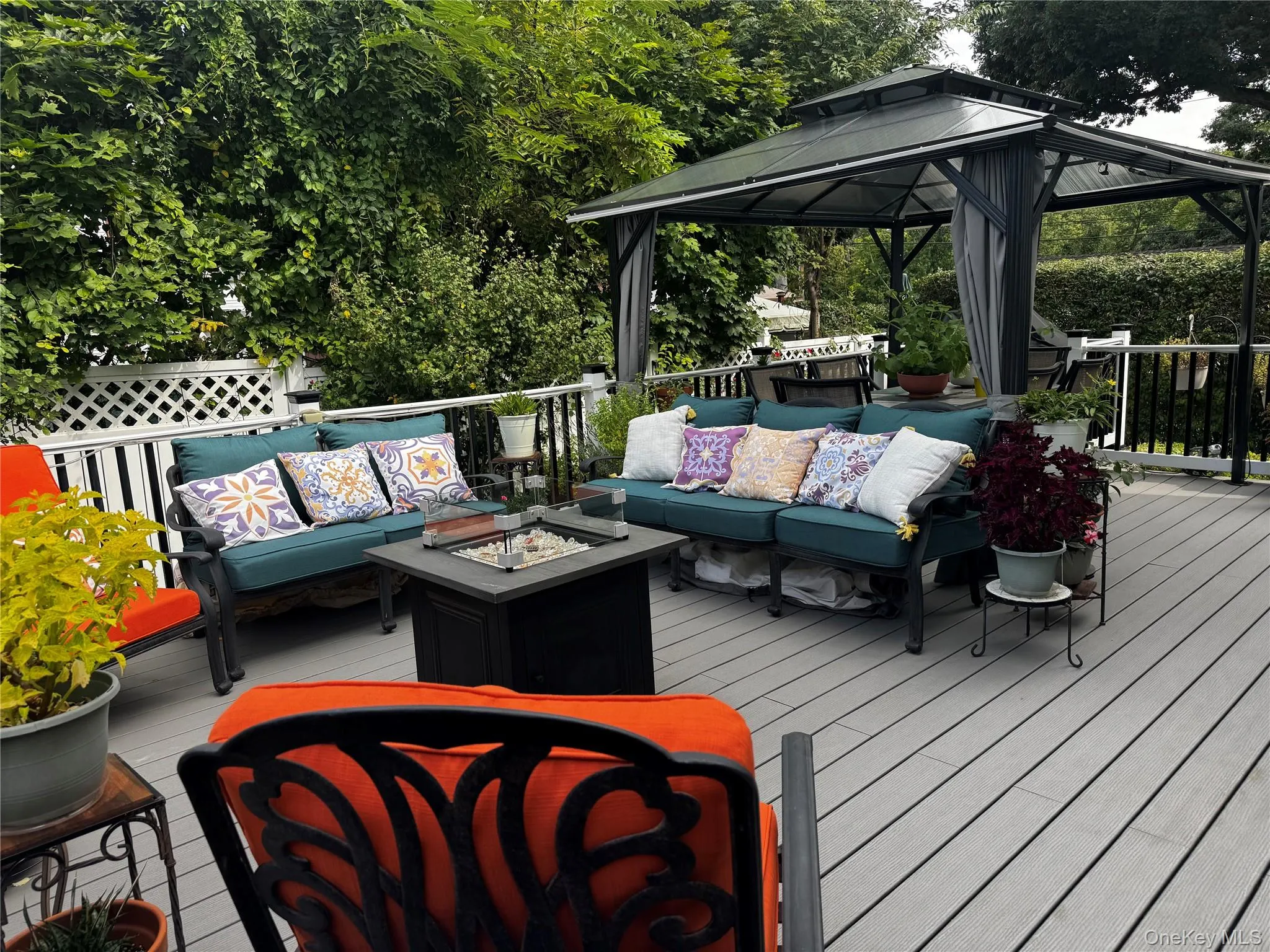 Deck Deck