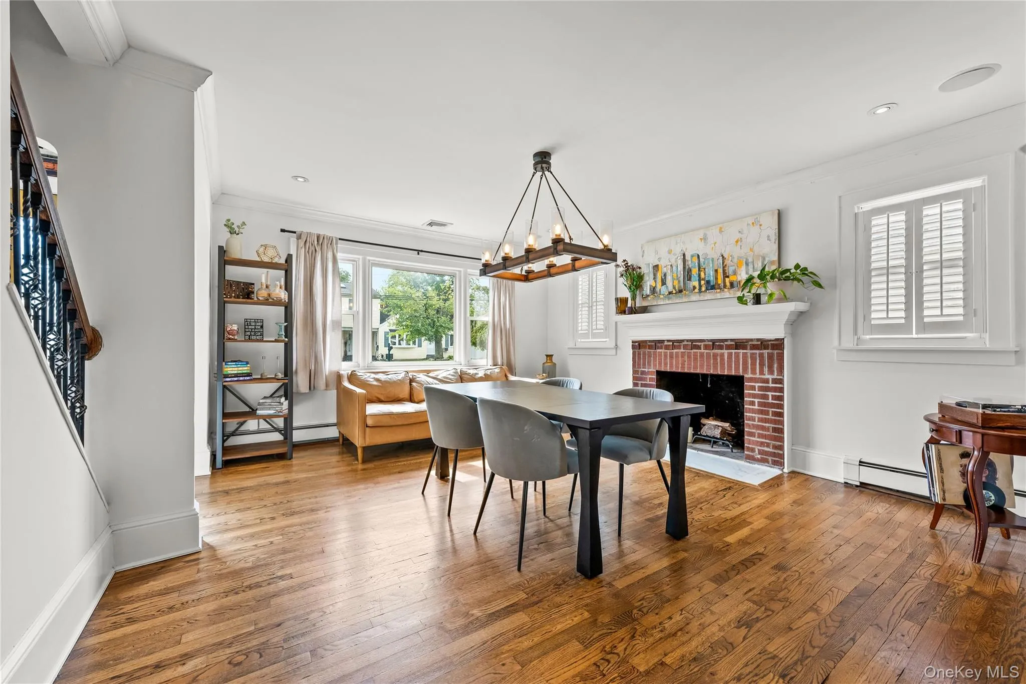Wood-finish flooring throughout Wood-finish flooring throughout