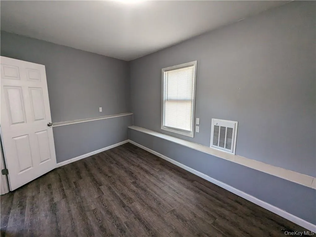 3144 Route 9W, New Windsor, NY, 1 Bedroom Bedrooms, 4 Rooms Rooms,1 BathroomBathrooms,Residential Lease,For Rent,Route 9W,0,1055491 3144 Route 9W, New Windsor, NY, 1 Bedroom Bedrooms, 4 Rooms Rooms,1 BathroomBathrooms,Residential Lease,For Rent,Route 9W,0,1055491