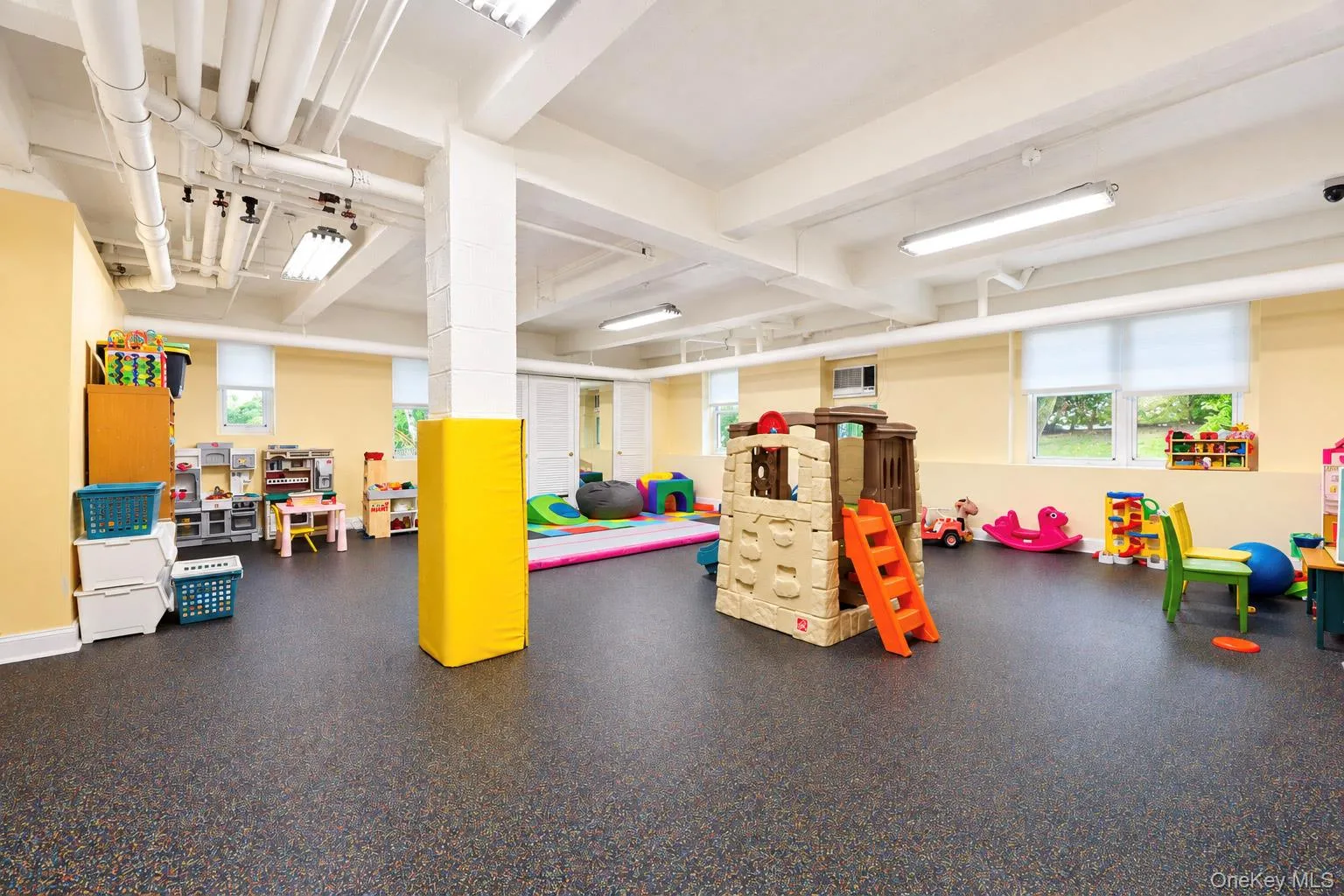 3901 Independence Avenue, New York, NY, 2 Bedrooms Bedrooms, 4 Rooms Rooms,1 BathroomBathrooms,Residential,For Rent,Independence,0,1055493 3901 Independence Avenue, New York, NY, 2 Bedrooms Bedrooms, 4 Rooms Rooms,1 BathroomBathrooms,Residential,For Rent,Independence,0,1055493