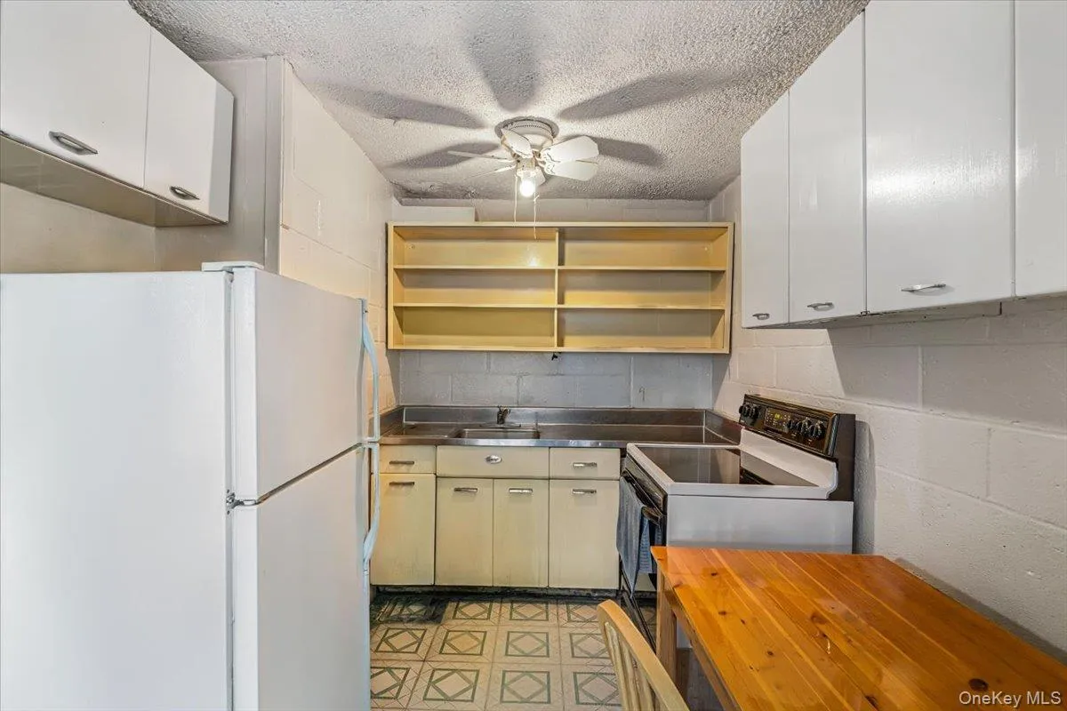 7-24 166th Street, New York, NY, 1 Bedroom Bedrooms, 4 Rooms Rooms,1 BathroomBathrooms,Residential,For Rent,166th,0,1055501 7-24 166th Street, New York, NY, 1 Bedroom Bedrooms, 4 Rooms Rooms,1 BathroomBathrooms,Residential,For Rent,166th,0,1055501