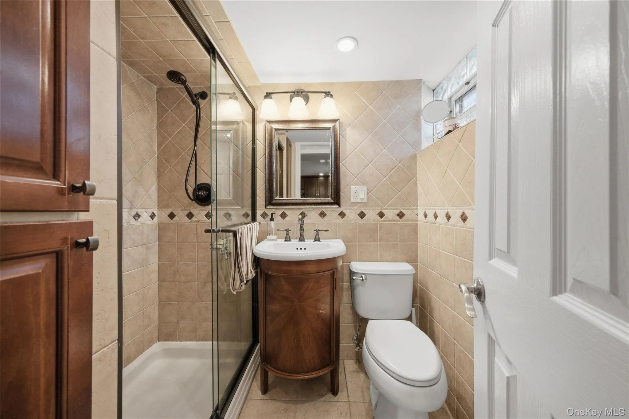 88-21 79th Avenue, New York, NY, 4 Bedrooms Bedrooms, 8 Rooms Rooms,2 BathroomsBathrooms,Residential,For Rent,79th,0,1055506 88-21 79th Avenue, New York, NY, 4 Bedrooms Bedrooms, 8 Rooms Rooms,2 BathroomsBathrooms,Residential,For Rent,79th,0,1055506