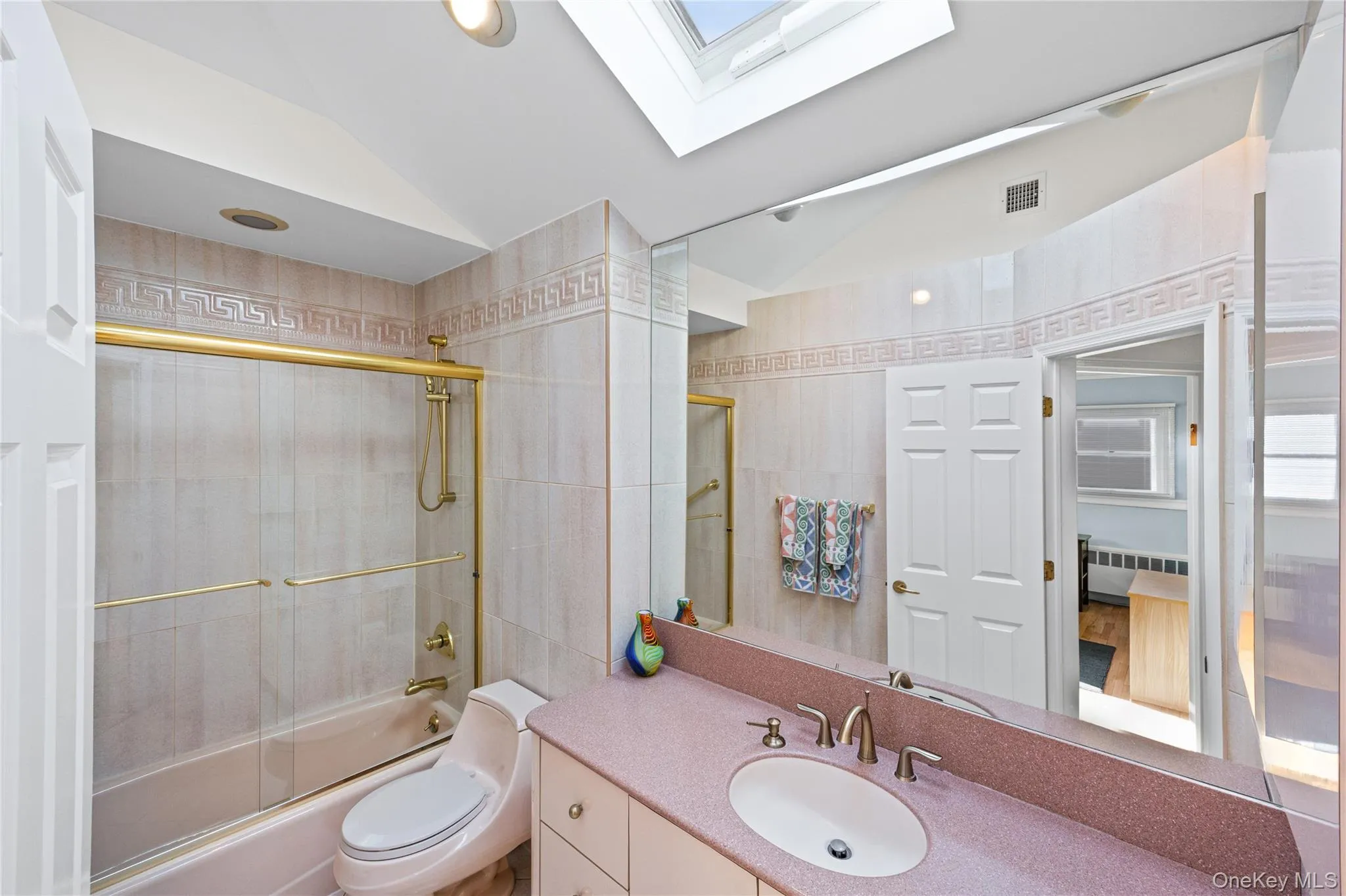 Hallway Full Bath Hallway Full Bath
